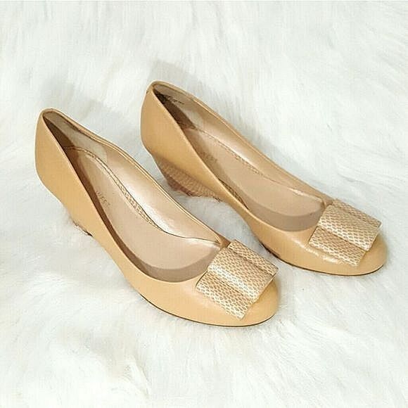 Nine west   - Picture 1 of 5